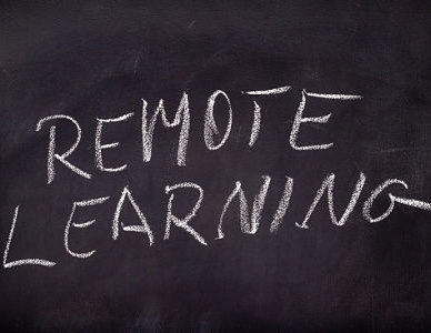 The-inscription-remote-learning-on-the-school-blackboard